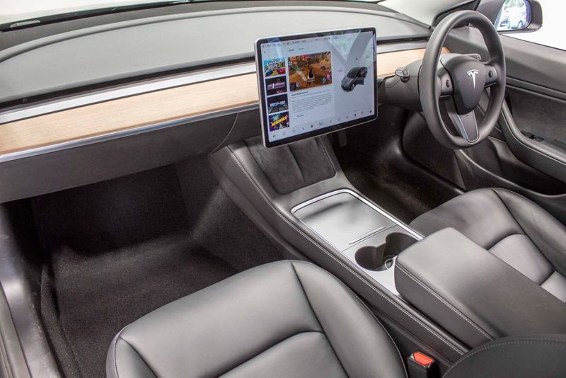 Tesla Model 3 Long Range AWD 4dr Auto