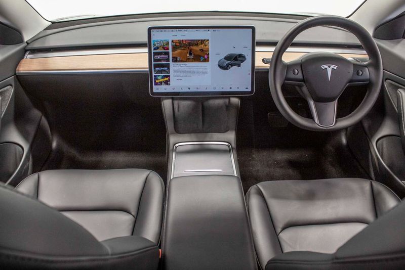 Tesla Model 3 Long Range AWD 4dr Auto