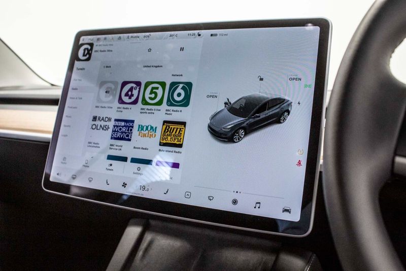Tesla Model 3 Long Range AWD 4dr Auto