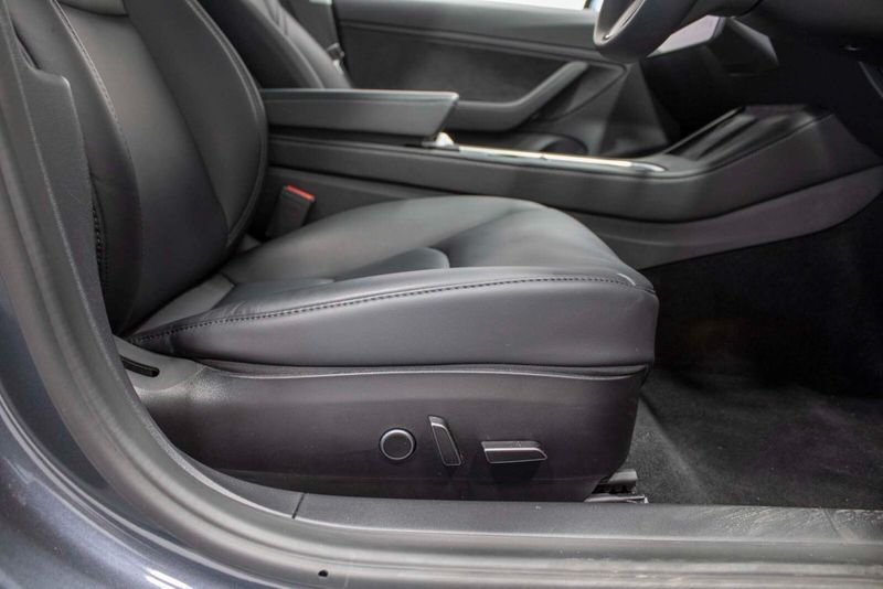 Tesla Model 3 Long Range AWD 4dr Auto
