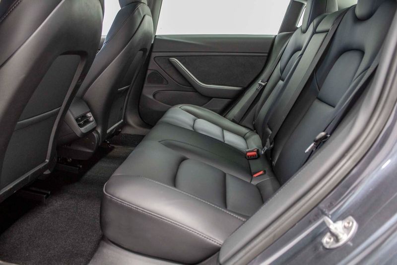 Tesla Model 3 Long Range AWD 4dr Auto