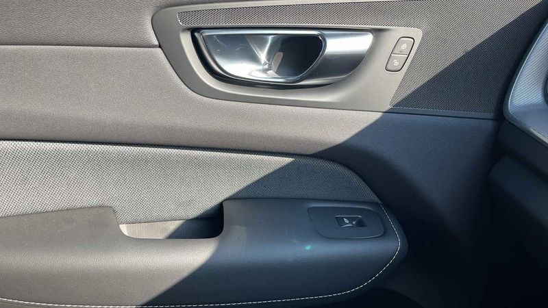 Volvo XC60 2.0 T6 Recharge PHEV R DESIGN 5dr AWD Auto