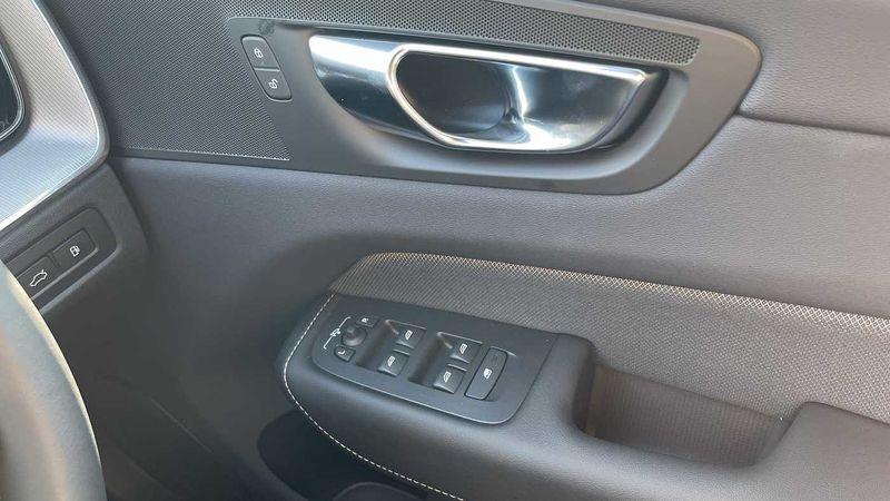 Volvo XC60 2.0 T6 Recharge PHEV R DESIGN 5dr AWD Auto