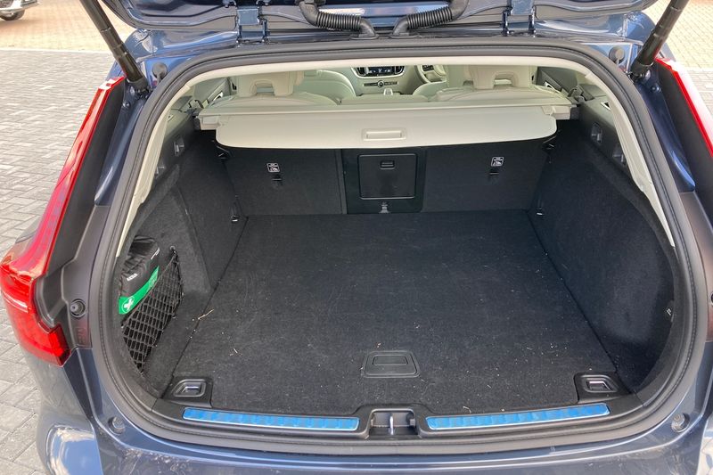 Volvo V60 2.0 B4P Inscription 5dr Auto