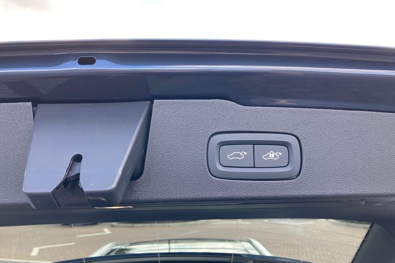 Volvo V60 2.0 B4P Inscription 5dr Auto