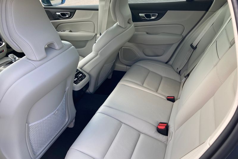 Volvo V60 2.0 B4P Inscription 5dr Auto