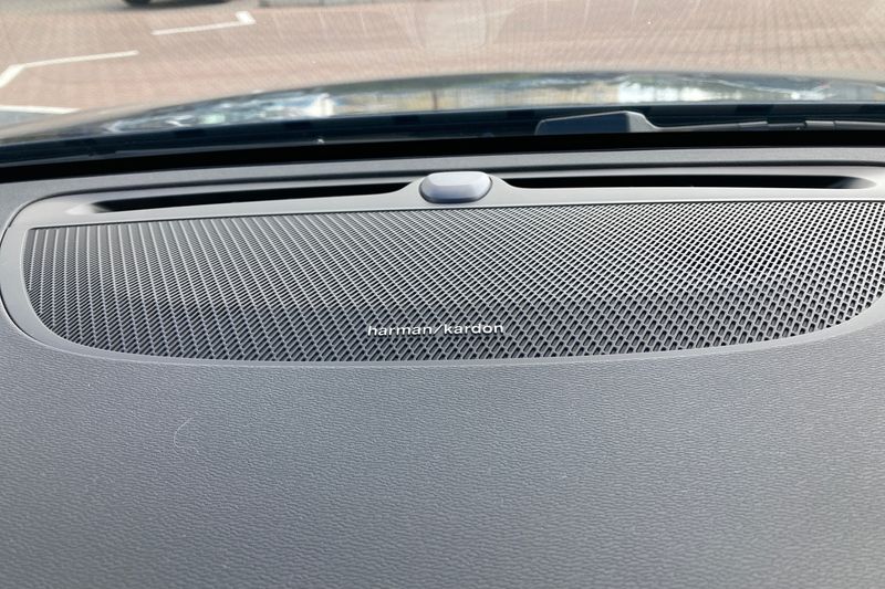 Volvo V60 2.0 B4P Inscription 5dr Auto