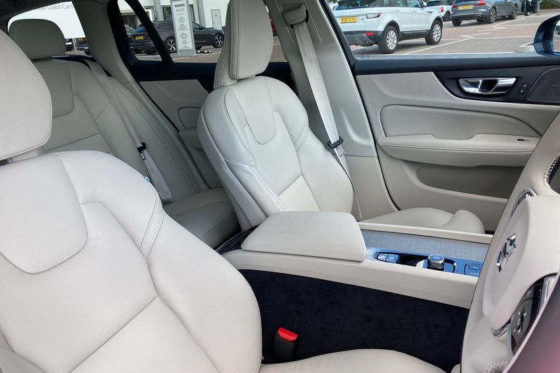 Volvo V60 2.0 B4P Inscription 5dr Auto