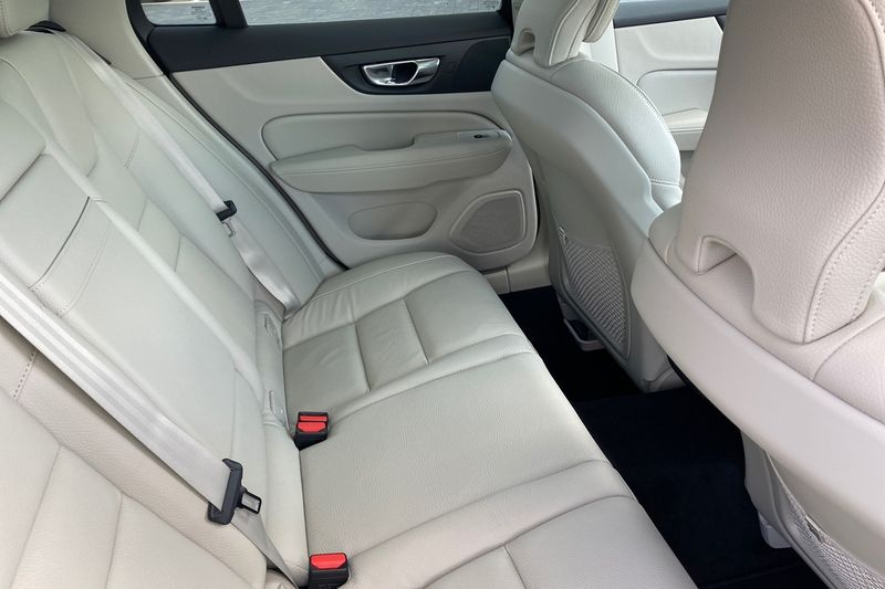 Volvo V60 2.0 B4P Inscription 5dr Auto