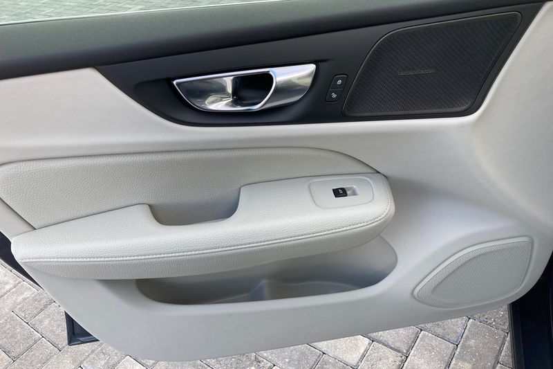 Volvo V60 2.0 B4P Inscription 5dr Auto