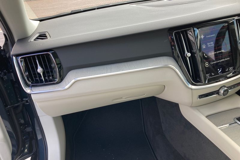 Volvo V60 2.0 B4P Inscription 5dr Auto
