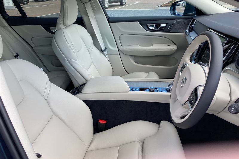 Volvo V60 2.0 B4P Inscription 5dr Auto