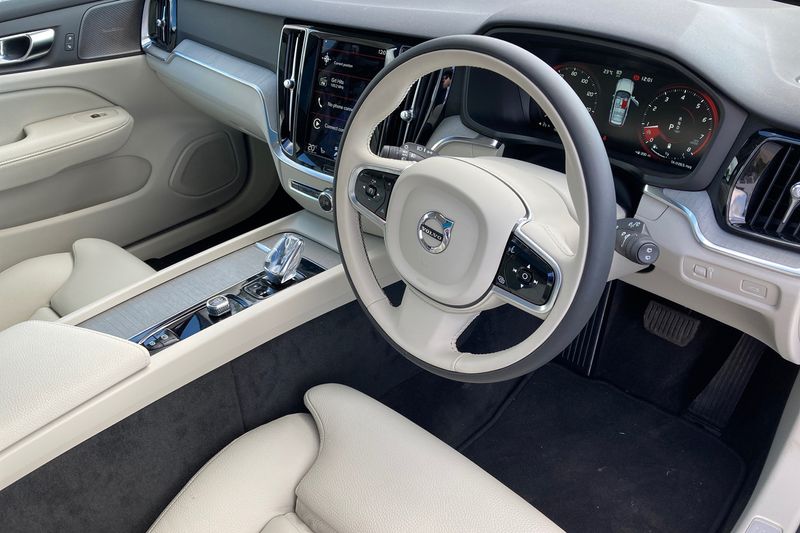 Volvo V60 2.0 B4P Inscription 5dr Auto