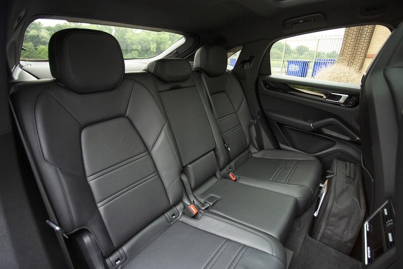 Porsche Cayenne E-Hybrid 5dr Tiptronic S
