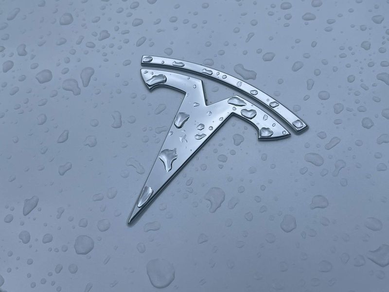 Tesla Model 3 Long Range AWD 4dr Auto