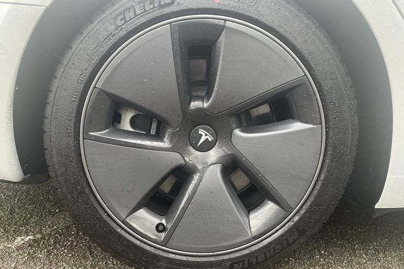 Tesla Model 3 Long Range AWD 4dr Auto