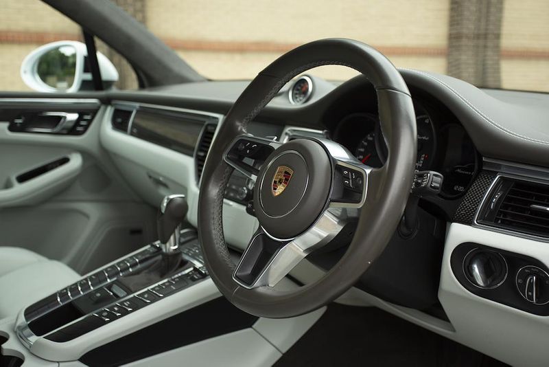 Porsche Macan Turbo 5dr PDK