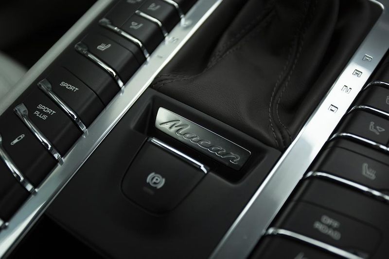 Porsche Macan Turbo 5dr PDK
