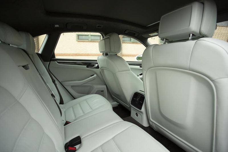 Porsche Macan Turbo 5dr PDK