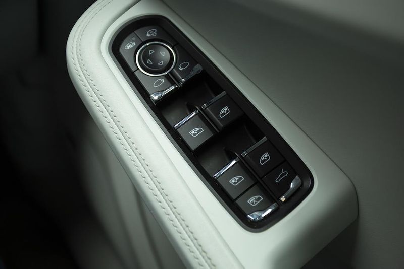 Porsche Macan Turbo 5dr PDK