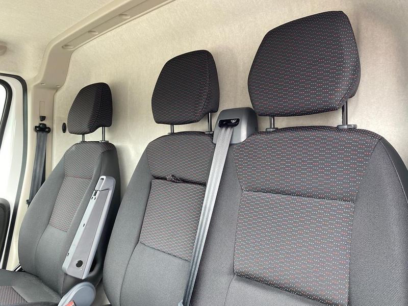 Citroen Relay 2.2 BlueHDi H2 Van 140ps Enterprise