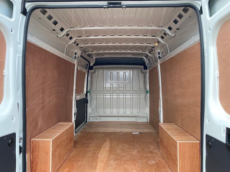 Citroen Relay 2.2 BlueHDi H2 Van 140ps Enterprise