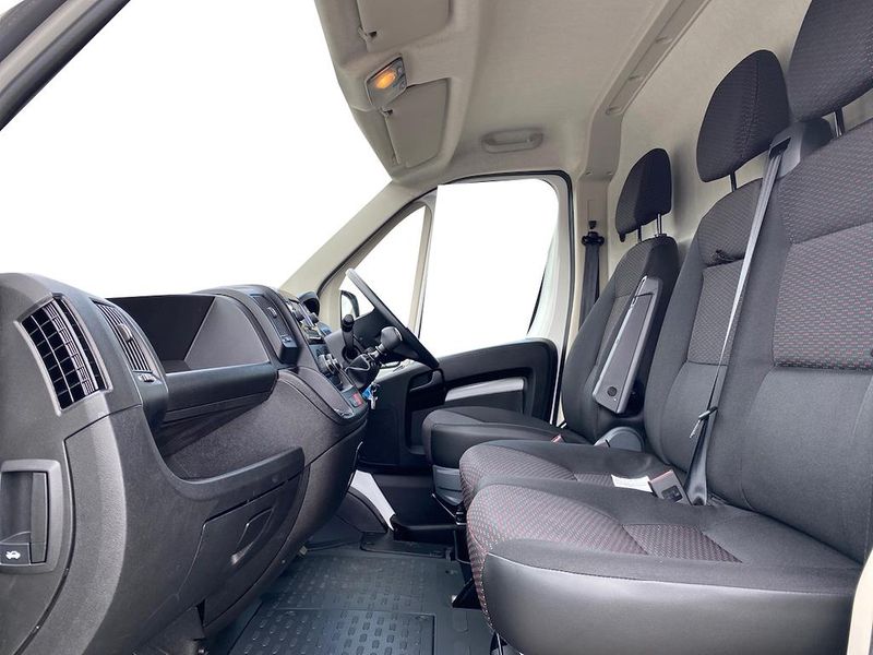 Citroen Relay 2.2 BlueHDi H2 Van 140ps Enterprise