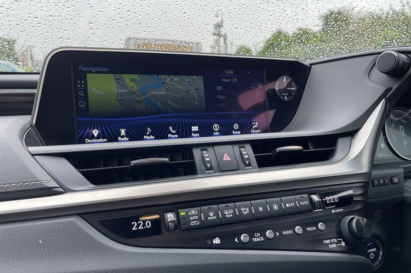 Lexus ES 300h 2.5 Takumi 4dr CVT