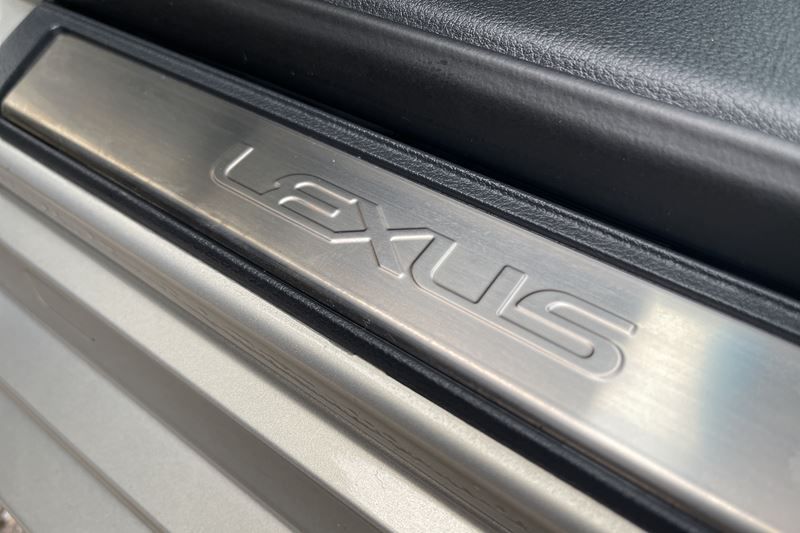 Lexus ES 300h 2.5 Takumi 4dr CVT