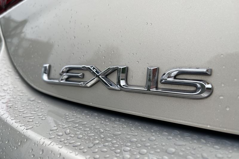 Lexus ES 300h 2.5 Takumi 4dr CVT