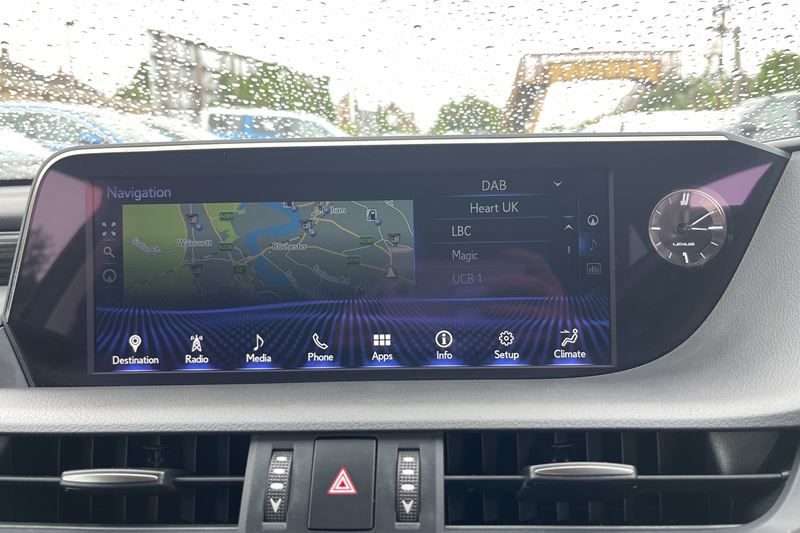 Lexus ES 300h 2.5 Takumi 4dr CVT