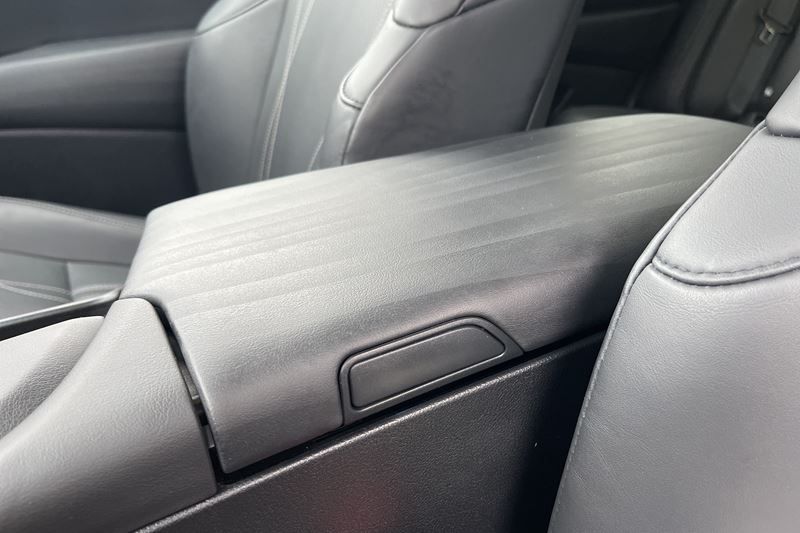Lexus ES 300h 2.5 Takumi 4dr CVT