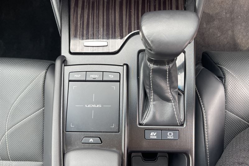 Lexus ES 300h 2.5 Takumi 4dr CVT