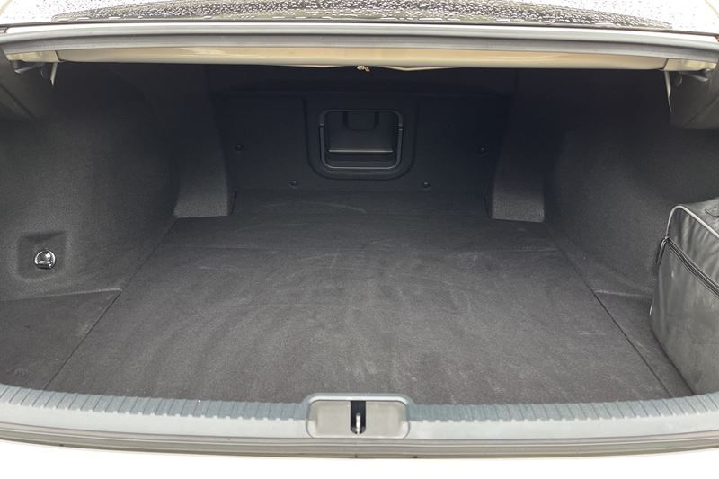 Lexus ES 300h 2.5 Takumi 4dr CVT