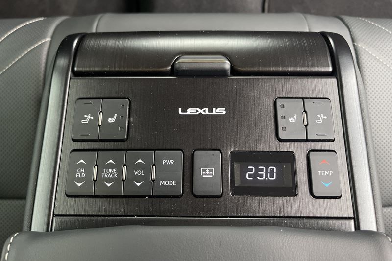 Lexus ES 300h 2.5 Takumi 4dr CVT