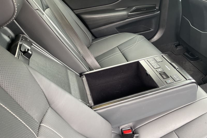 Lexus ES 300h 2.5 Takumi 4dr CVT