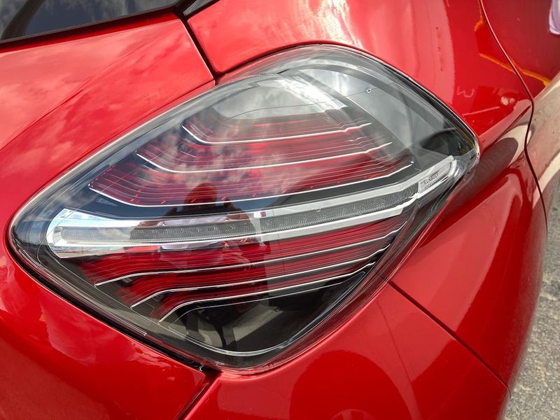 Renault Zoe 80kW Iconic R110 50kWh Rapid Charge 5dr Auto