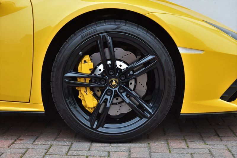 Lamborghini Huracan 5.2 V10 640 2dr Auto AWD