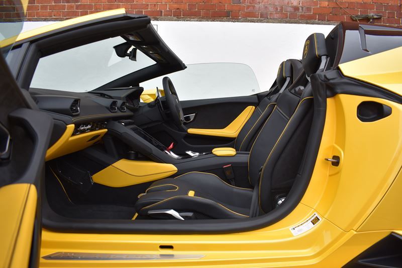 Lamborghini Huracan 5.2 V10 640 2dr Auto AWD