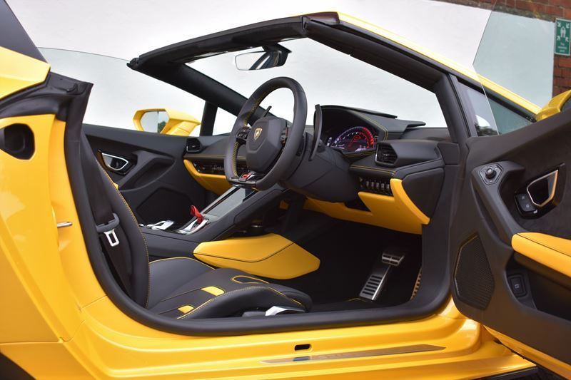 Lamborghini Huracan 5.2 V10 640 2dr Auto AWD