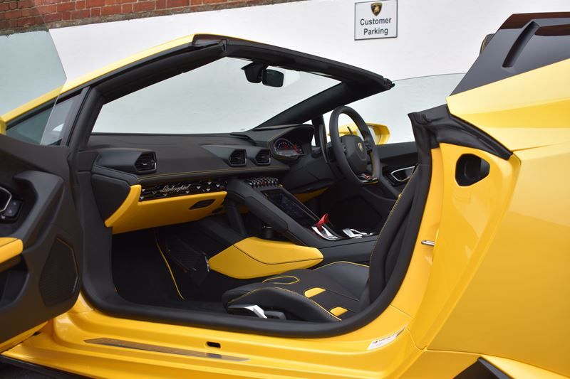 Lamborghini Huracan 5.2 V10 640 2dr Auto AWD