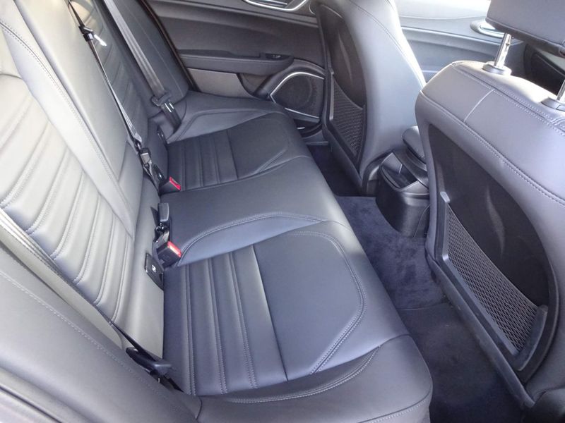 Alfa Romeo Giulia 2.2 JTDM-2 190 Lusso Ti 4dr Auto